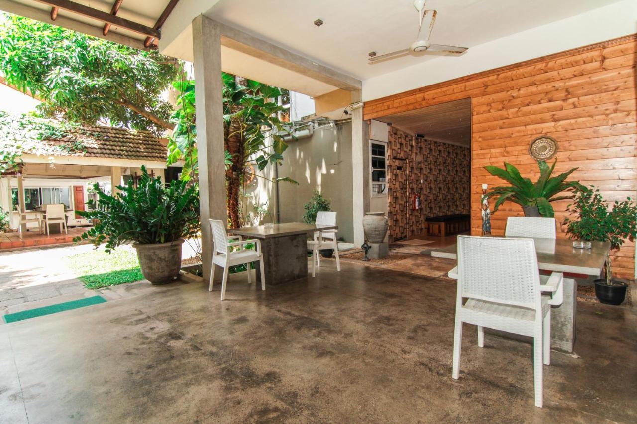 Gomez Place Negombo Extérieur photo