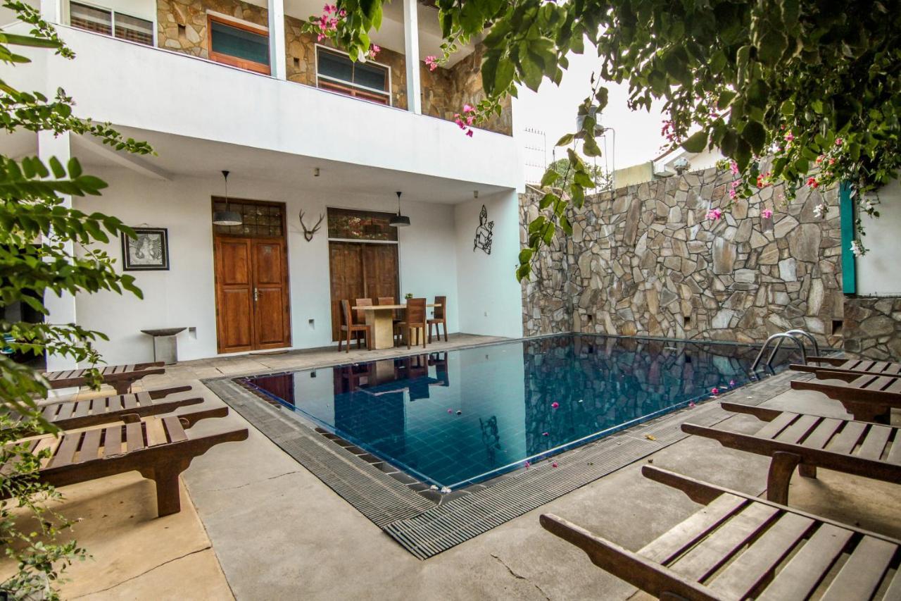 Gomez Place Negombo Extérieur photo