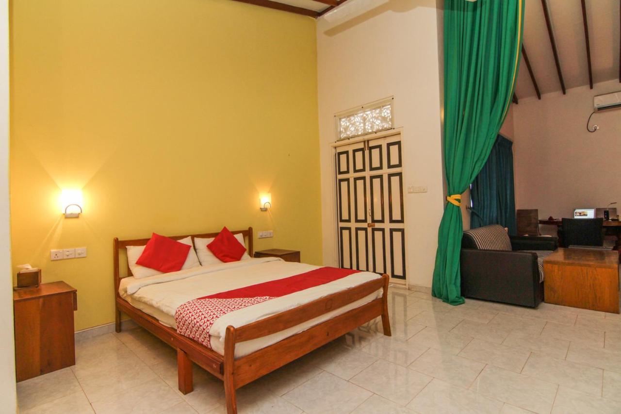 Gomez Place Negombo Extérieur photo