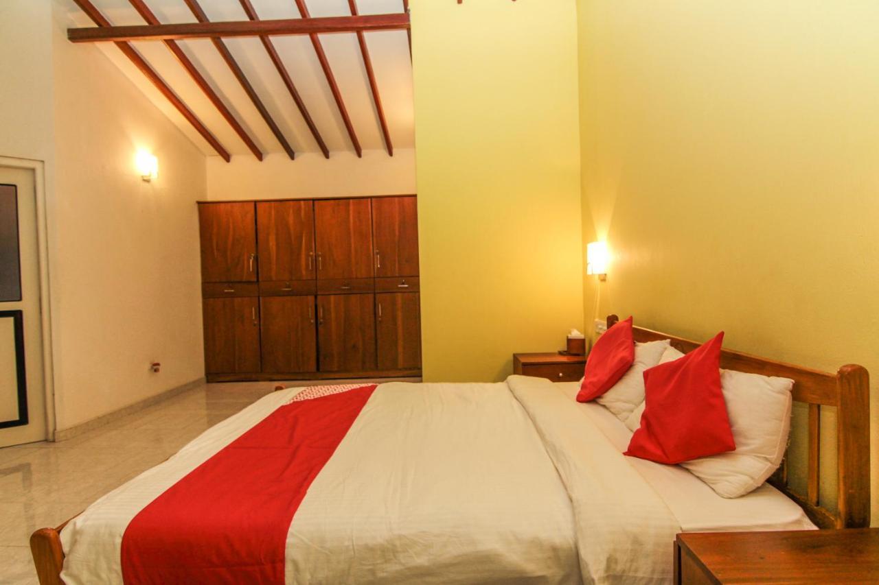 Gomez Place Negombo Extérieur photo